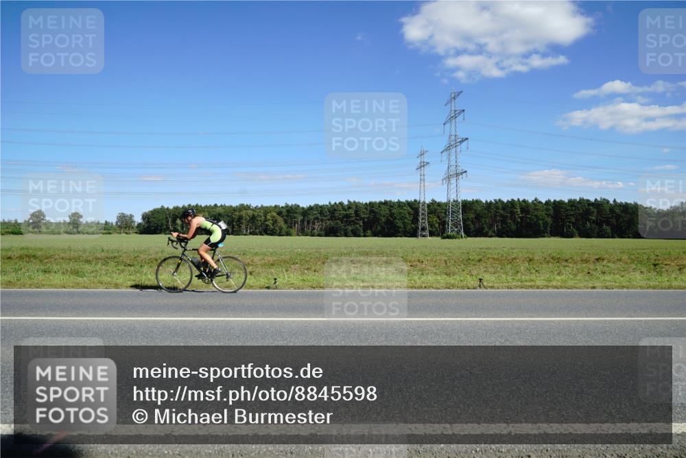 07.09.2025 - 19. Norderstedt Triathlon Michael Burmester http://msf.ph/oto/8845598 07.09.2025 15:02:48 Radfahren  meine-sportfotos.de