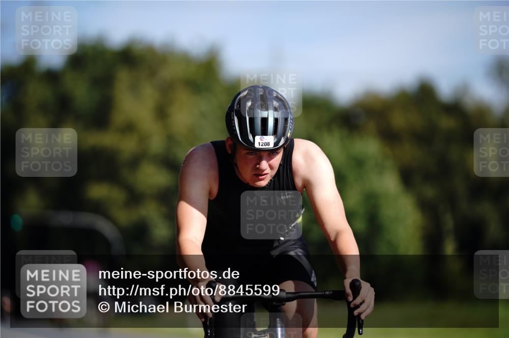 07.09.2025 - 19. Norderstedt Triathlon Michael Burmester http://msf.ph/oto/8845599 07.09.2025 11:06:20 Radfahren 1208 meine-sportfotos.de