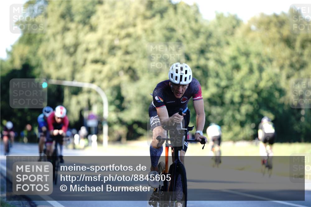 07.09.2025 - 19. Norderstedt Triathlon Michael Burmester http://msf.ph/oto/8845605 07.09.2025 16:05:48 Radfahren 902, 939, 1460, 1573 meine-sportfotos.de
