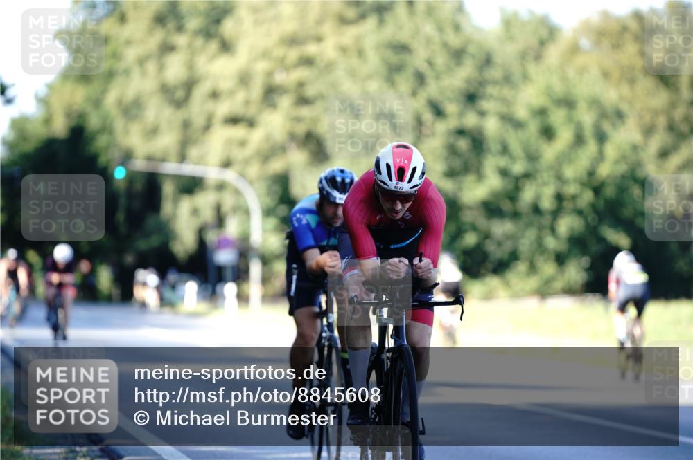 07.09.2025 - 19. Norderstedt Triathlon Michael Burmester http://msf.ph/oto/8845608 07.09.2025 16:05:50 Radfahren 902, 1460, 1573 meine-sportfotos.de