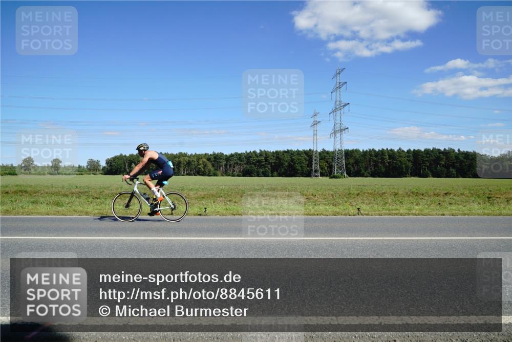 07.09.2025 - 19. Norderstedt Triathlon Michael Burmester http://msf.ph/oto/8845611 07.09.2025 15:03:00 Radfahren  meine-sportfotos.de