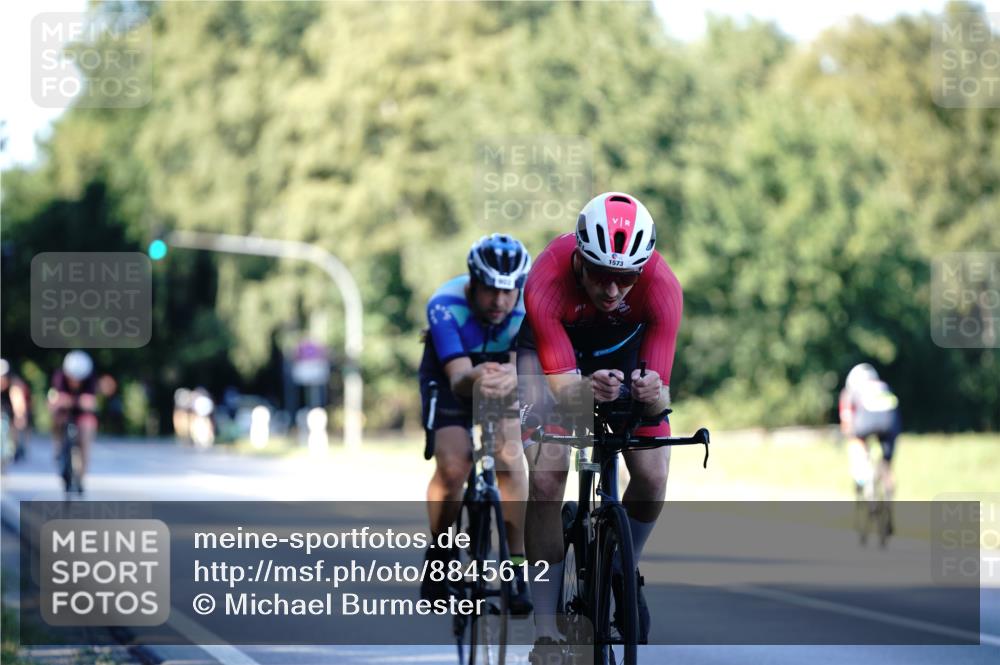 07.09.2025 - 19. Norderstedt Triathlon Michael Burmester http://msf.ph/oto/8845612 07.09.2025 16:05:50 Radfahren 902, 1460, 1573 meine-sportfotos.de