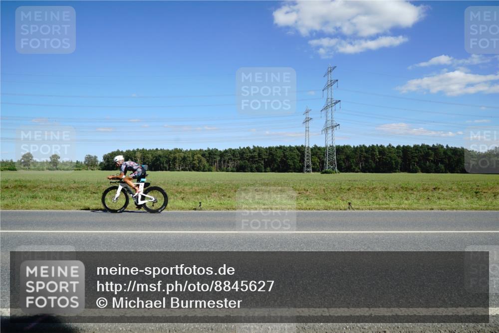 07.09.2025 - 19. Norderstedt Triathlon Michael Burmester http://msf.ph/oto/8845627 07.09.2025 15:03:23 Radfahren  meine-sportfotos.de