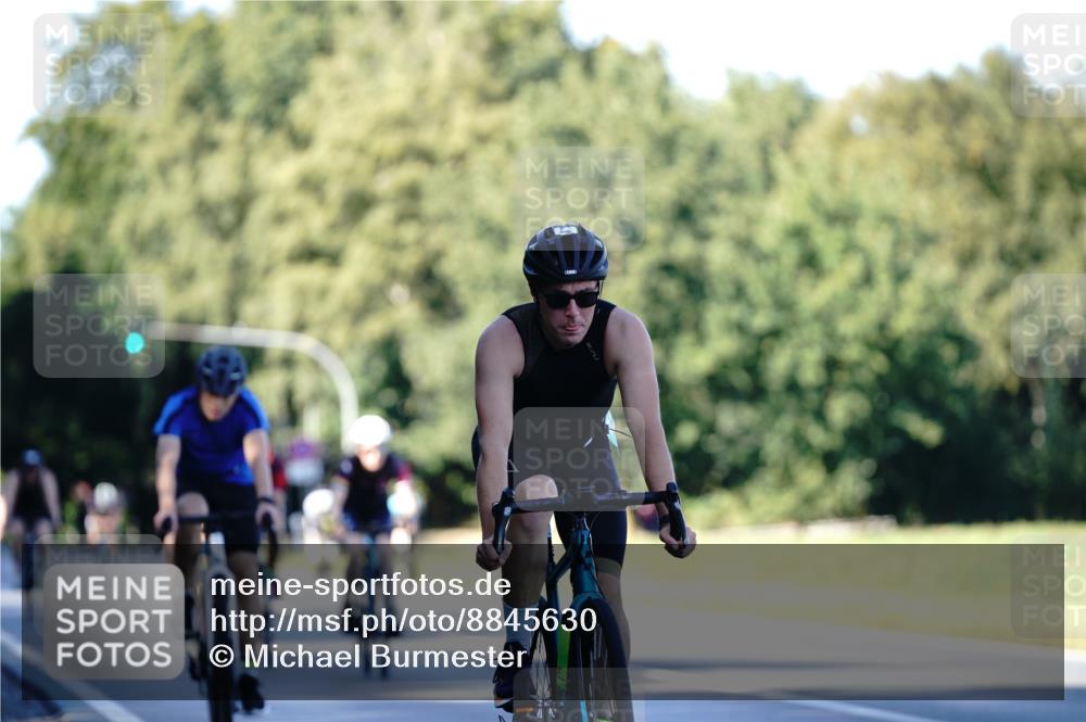 07.09.2025 - 19. Norderstedt Triathlon Michael Burmester http://msf.ph/oto/8845630 07.09.2025 16:05:58 Radfahren 418, 878, 886, 890, 1046 meine-sportfotos.de
