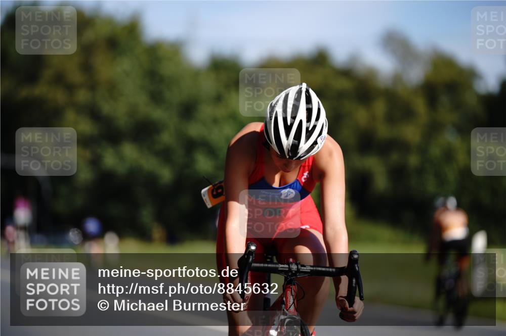 07.09.2025 - 19. Norderstedt Triathlon Michael Burmester http://msf.ph/oto/8845632 07.09.2025 11:06:31 Radfahren 196, 1189, 1198 meine-sportfotos.de