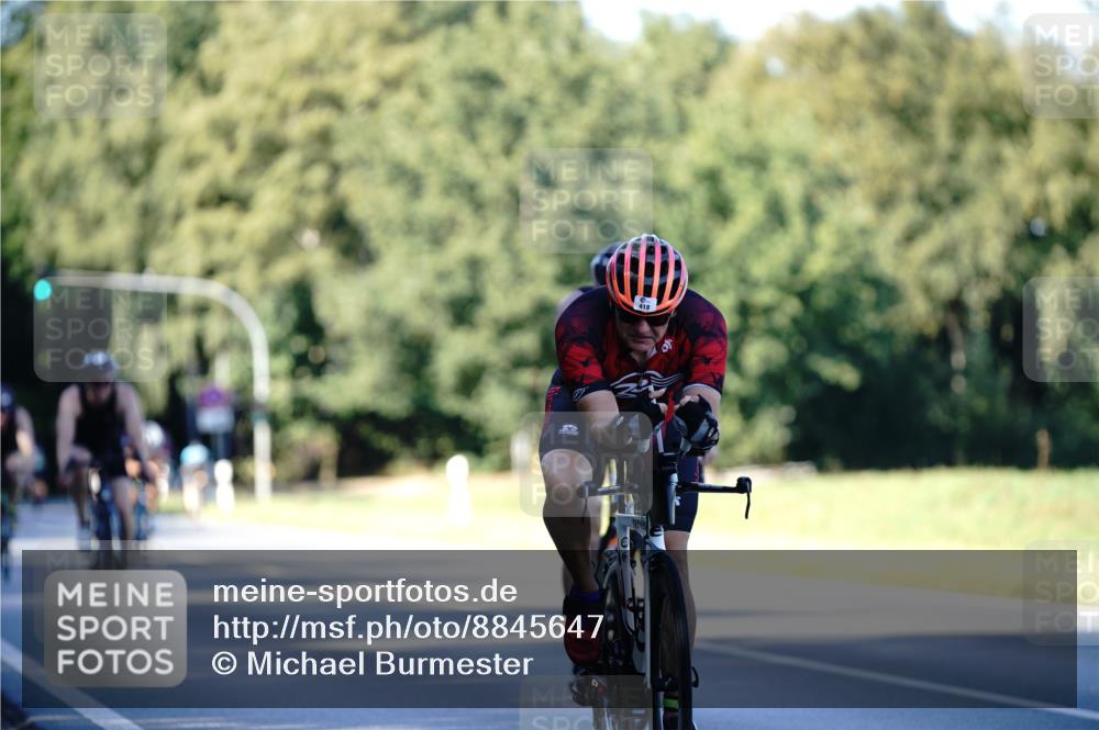 07.09.2025 - 19. Norderstedt Triathlon Michael Burmester http://msf.ph/oto/8845647 07.09.2025 16:06:00 Radfahren 418, 878, 886, 890, 1534 meine-sportfotos.de