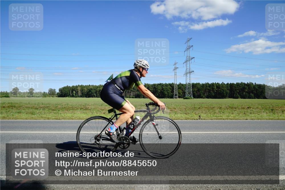 07.09.2025 - 19. Norderstedt Triathlon Michael Burmester http://msf.ph/oto/8845650 07.09.2025 15:03:39 Radfahren 365, 379, 1482 meine-sportfotos.de