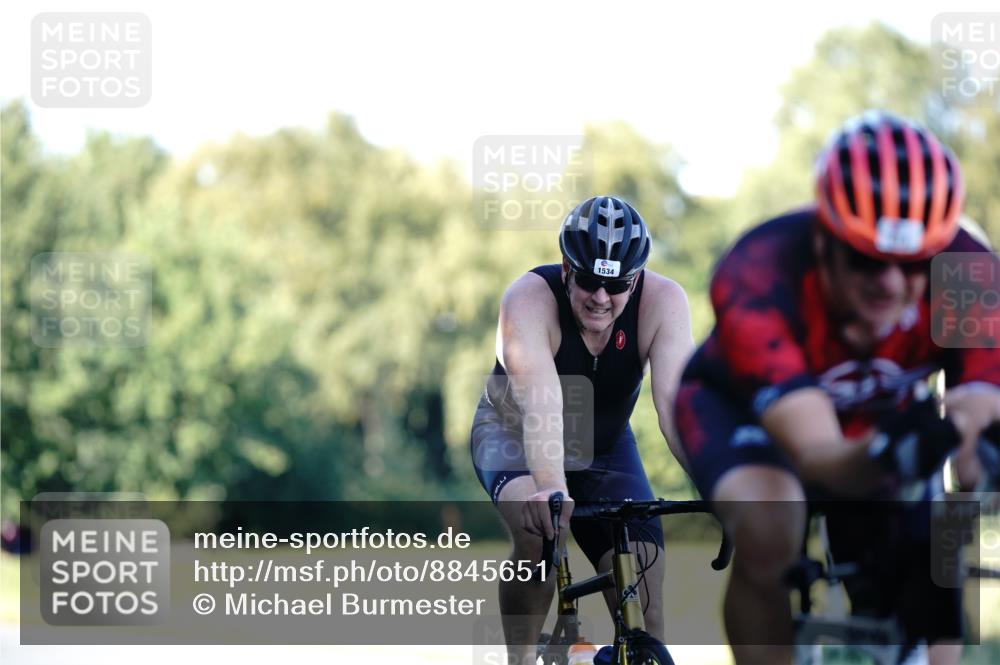 07.09.2025 - 19. Norderstedt Triathlon Michael Burmester http://msf.ph/oto/8845651 07.09.2025 16:06:01 Radfahren 418, 878, 886, 889, 890, 1534 meine-sportfotos.de