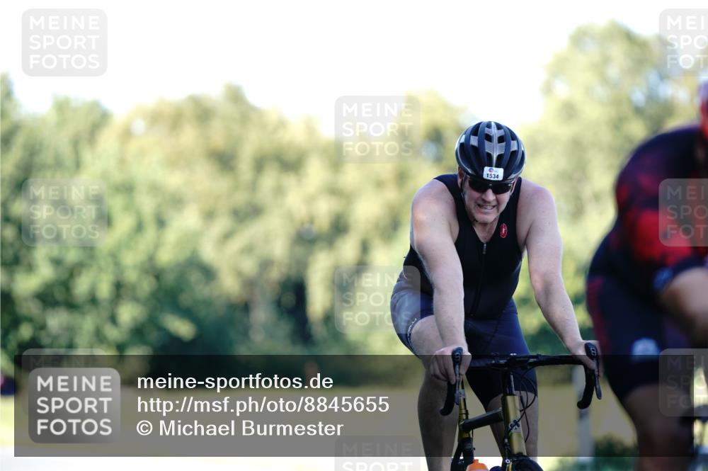 07.09.2025 - 19. Norderstedt Triathlon Michael Burmester http://msf.ph/oto/8845655 07.09.2025 16:06:01 Radfahren 418, 878, 886, 889, 890, 1534 meine-sportfotos.de