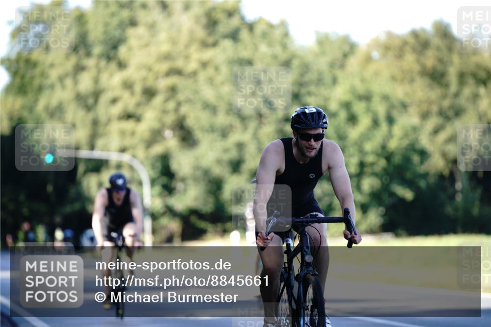 07.09.2025 - 19. Norderstedt Triathlon Michael Burmester http://msf.ph/oto/8845661 07.09.2025 16:06:03 Radfahren 418, 490, 878, 889, 890, 1534, 1619 meine-sportfotos.de