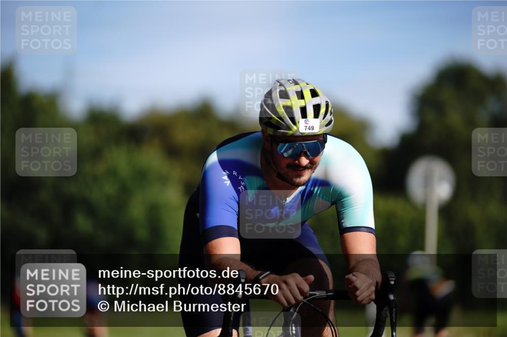 07.09.2025 - 19. Norderstedt Triathlon Michael Burmester http://msf.ph/oto/8845670 07.09.2025 11:06:40 Radfahren 749, 1162 meine-sportfotos.de