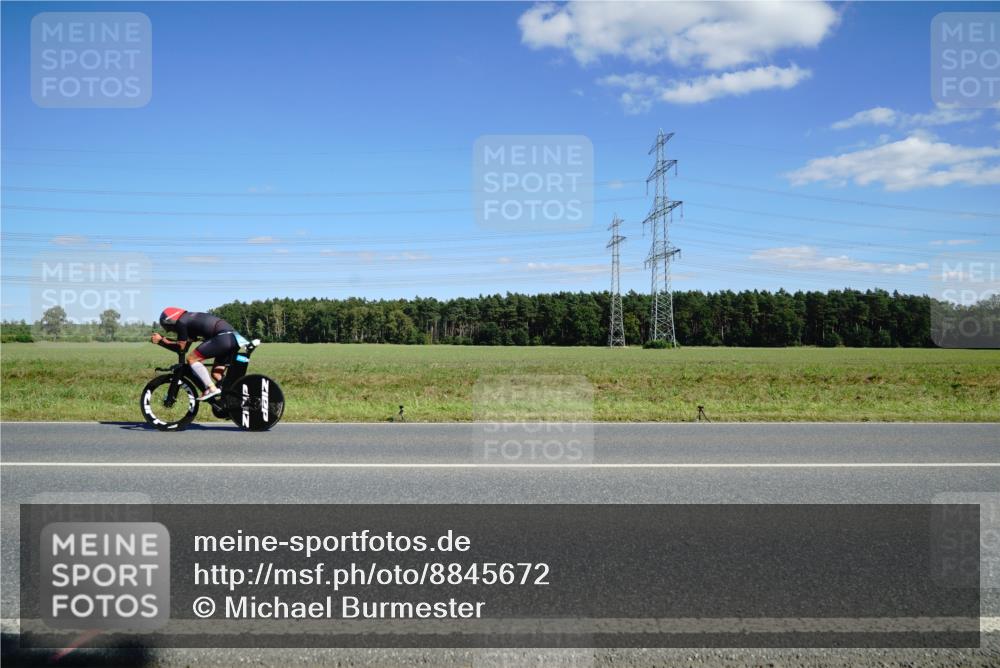 07.09.2025 - 19. Norderstedt Triathlon Michael Burmester http://msf.ph/oto/8845672 07.09.2025 15:03:45 Radfahren  meine-sportfotos.de