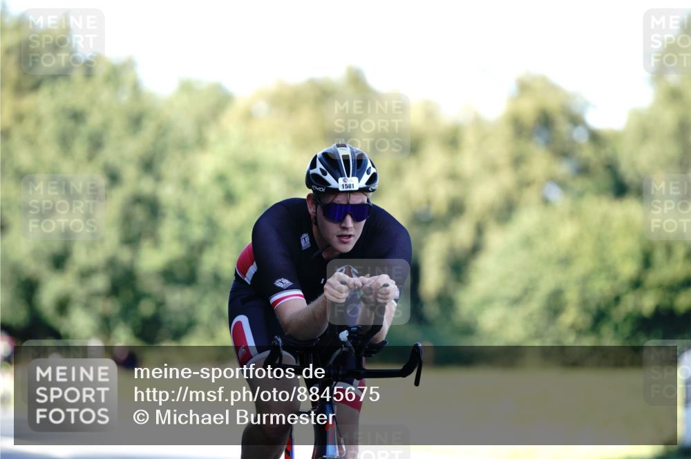 07.09.2025 - 19. Norderstedt Triathlon Michael Burmester http://msf.ph/oto/8845675 07.09.2025 16:06:14 Radfahren 931, 1071, 1581 meine-sportfotos.de