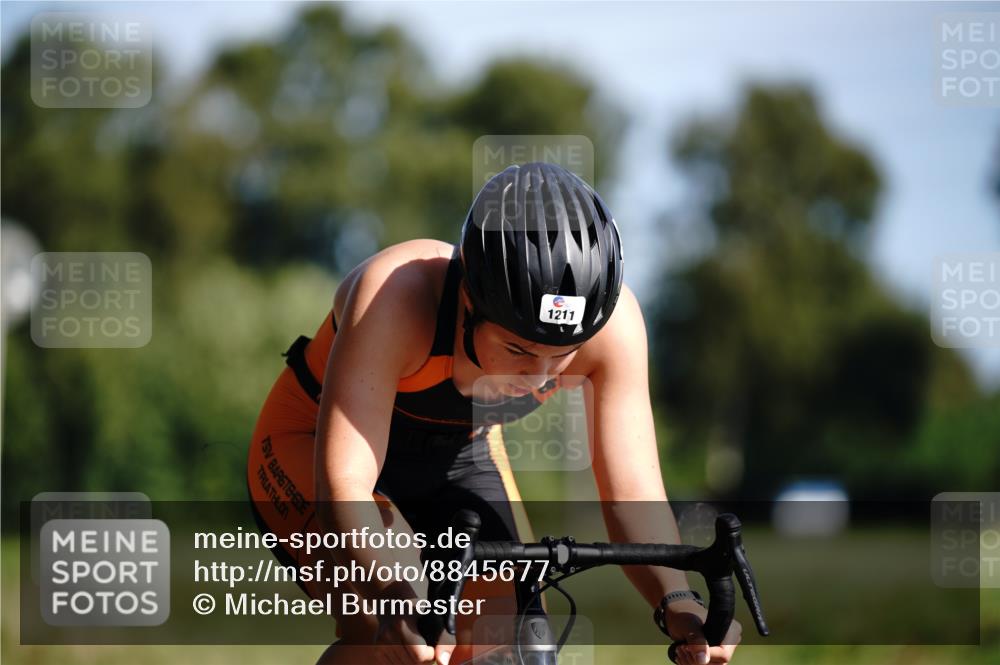 07.09.2025 - 19. Norderstedt Triathlon Michael Burmester http://msf.ph/oto/8845677 07.09.2025 11:06:48 Radfahren 1211 meine-sportfotos.de