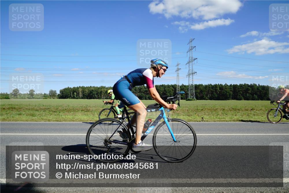 07.09.2025 - 19. Norderstedt Triathlon Michael Burmester http://msf.ph/oto/8845681 07.09.2025 15:03:49 Radfahren 1470, 1505 meine-sportfotos.de