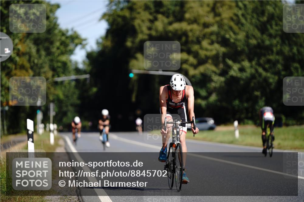 07.09.2025 - 19. Norderstedt Triathlon Michael Burmester http://msf.ph/oto/8845702 07.09.2025 11:07:39 Radfahren 1186 meine-sportfotos.de