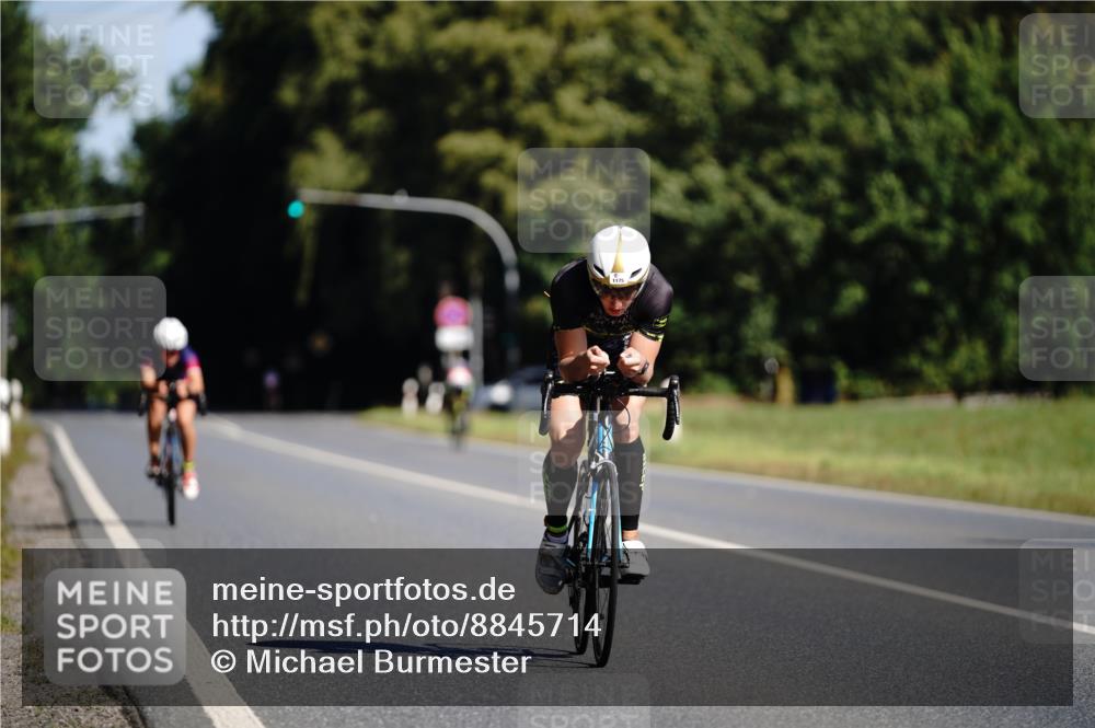 07.09.2025 - 19. Norderstedt Triathlon Michael Burmester http://msf.ph/oto/8845714 07.09.2025 11:07:43 Radfahren 1175, 1186 meine-sportfotos.de