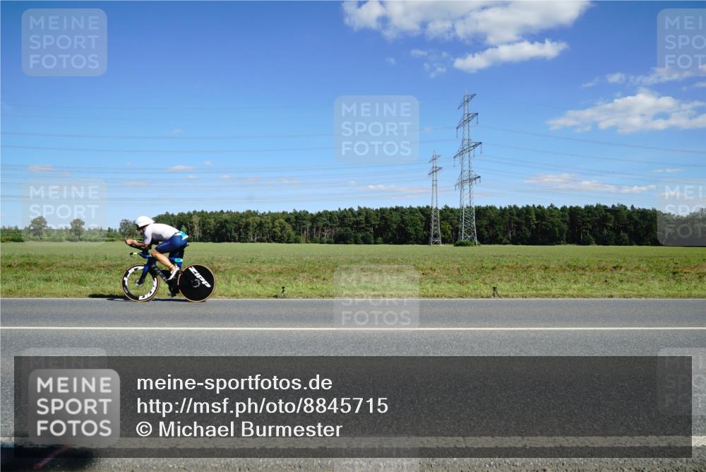 07.09.2025 - 19. Norderstedt Triathlon Michael Burmester http://msf.ph/oto/8845715 07.09.2025 15:04:12 Radfahren 1488 meine-sportfotos.de