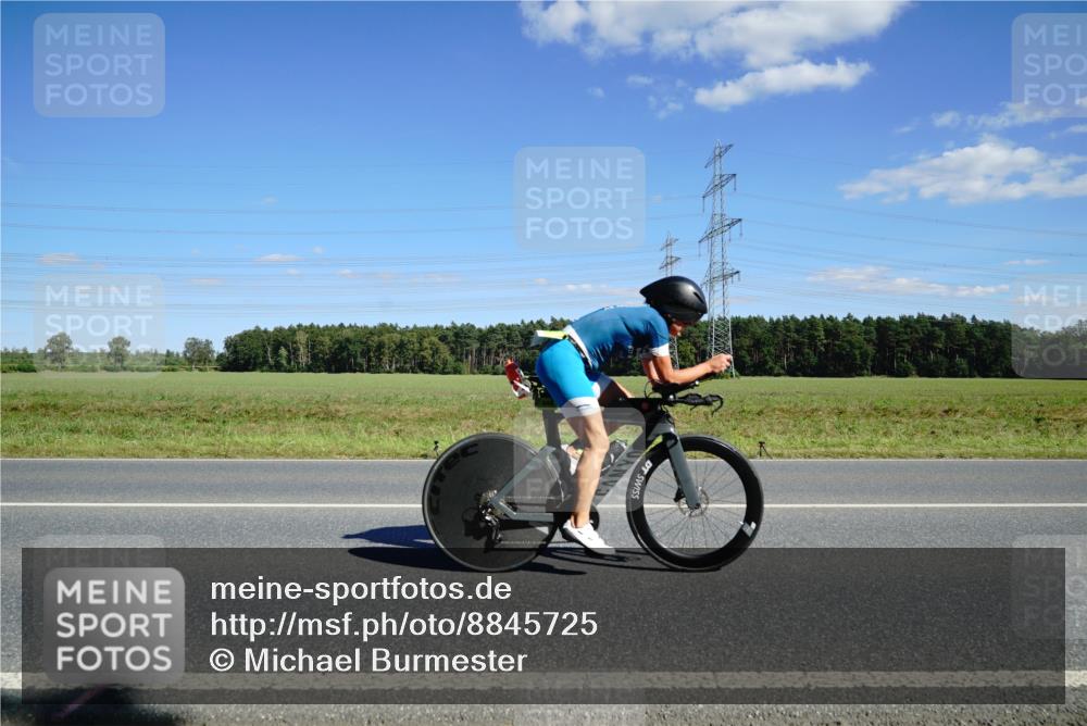07.09.2025 - 19. Norderstedt Triathlon Michael Burmester http://msf.ph/oto/8845725 07.09.2025 15:04:17 Radfahren 444, 467 meine-sportfotos.de
