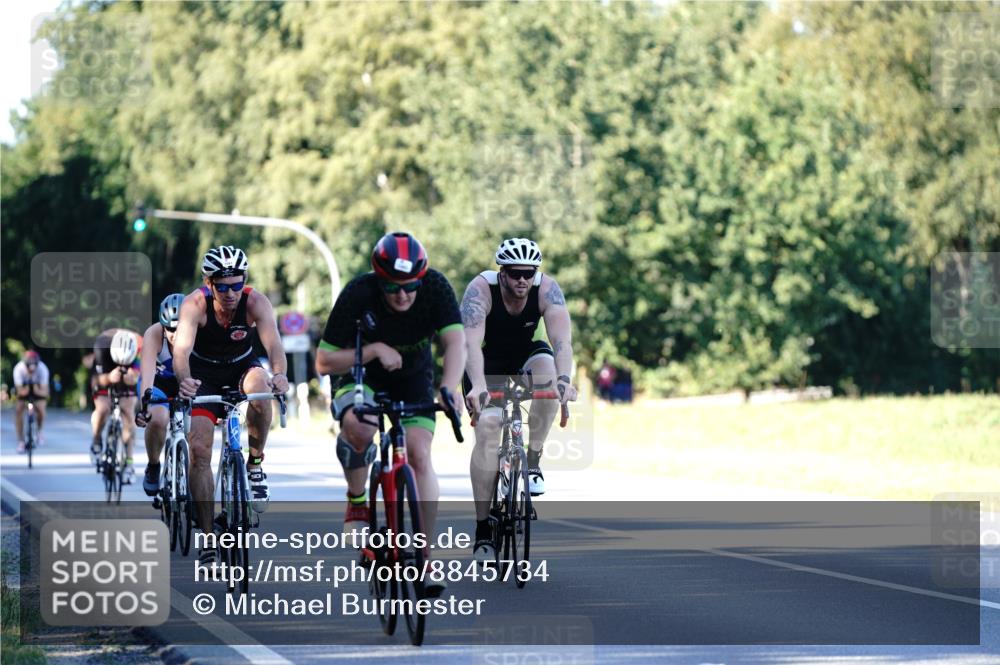 07.09.2025 - 19. Norderstedt Triathlon Michael Burmester http://msf.ph/oto/8845734 07.09.2025 16:06:29 Radfahren 871, 1056, 1083, 1561 meine-sportfotos.de
