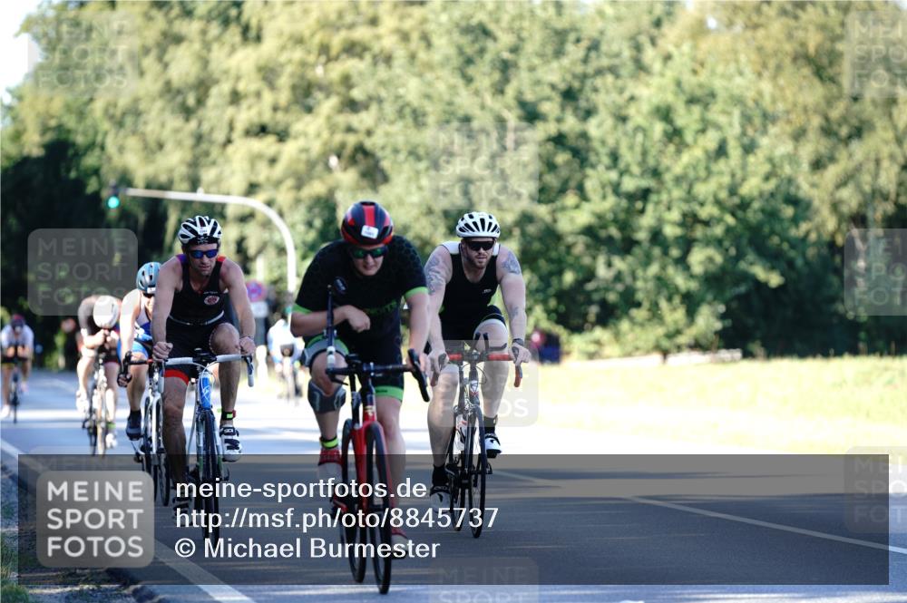 07.09.2025 - 19. Norderstedt Triathlon Michael Burmester http://msf.ph/oto/8845737 07.09.2025 16:06:29 Radfahren 871, 1056, 1083, 1561 meine-sportfotos.de
