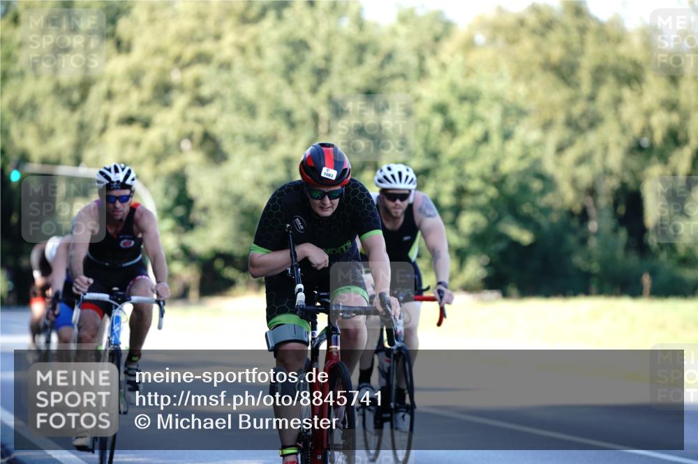 07.09.2025 - 19. Norderstedt Triathlon Michael Burmester http://msf.ph/oto/8845741 07.09.2025 16:06:30 Radfahren 491, 871, 1056, 1083, 1561 meine-sportfotos.de