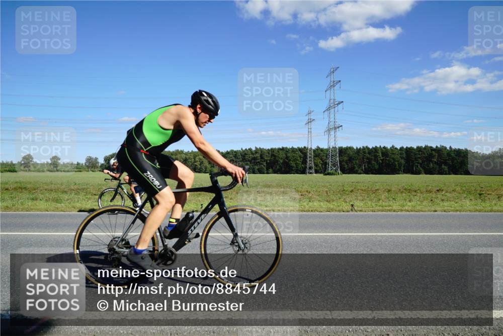 07.09.2025 - 19. Norderstedt Triathlon Michael Burmester http://msf.ph/oto/8845744 07.09.2025 15:04:24 Radfahren 399, 888 meine-sportfotos.de