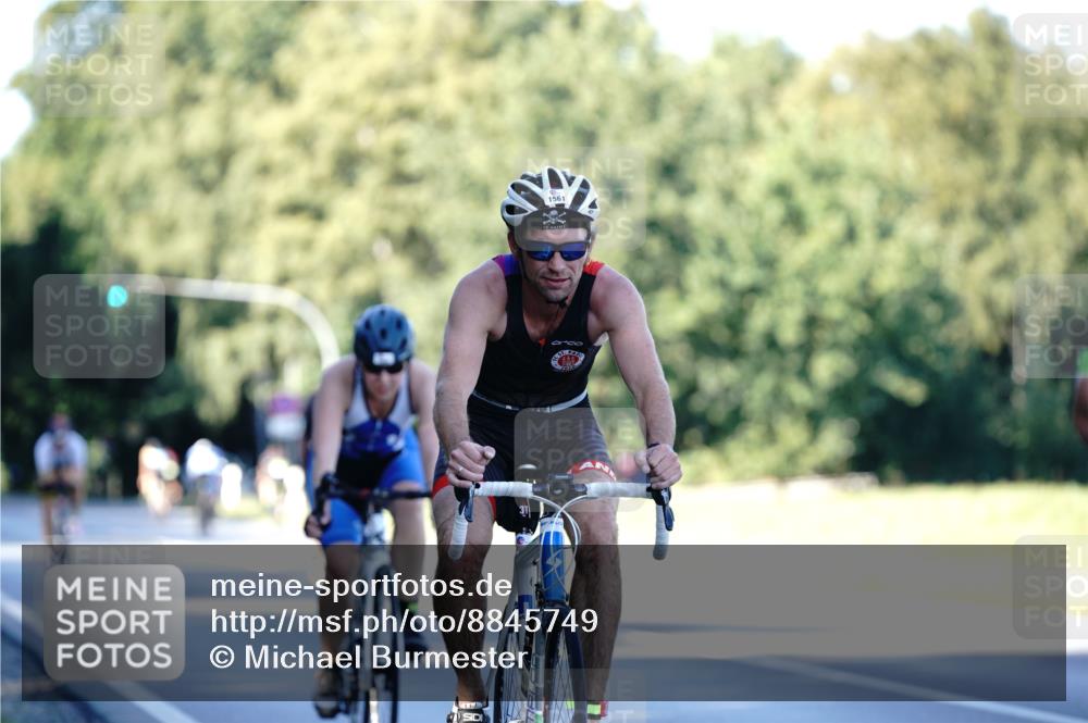 07.09.2025 - 19. Norderstedt Triathlon Michael Burmester http://msf.ph/oto/8845749 07.09.2025 16:06:31 Radfahren 491, 871, 1056, 1083, 1561 meine-sportfotos.de