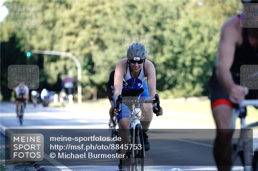 07.09.2025 - 19. Norderstedt Triathlon Michael Burmester http://msf.ph/oto/8845753 07.09.2025 16:06:31 Radfahren 491, 871, 1056, 1083, 1561 meine-sportfotos.de