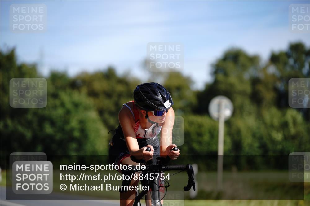 07.09.2025 - 19. Norderstedt Triathlon Michael Burmester http://msf.ph/oto/8845754 07.09.2025 11:08:21 Radfahren 821, 1164, 1170 meine-sportfotos.de