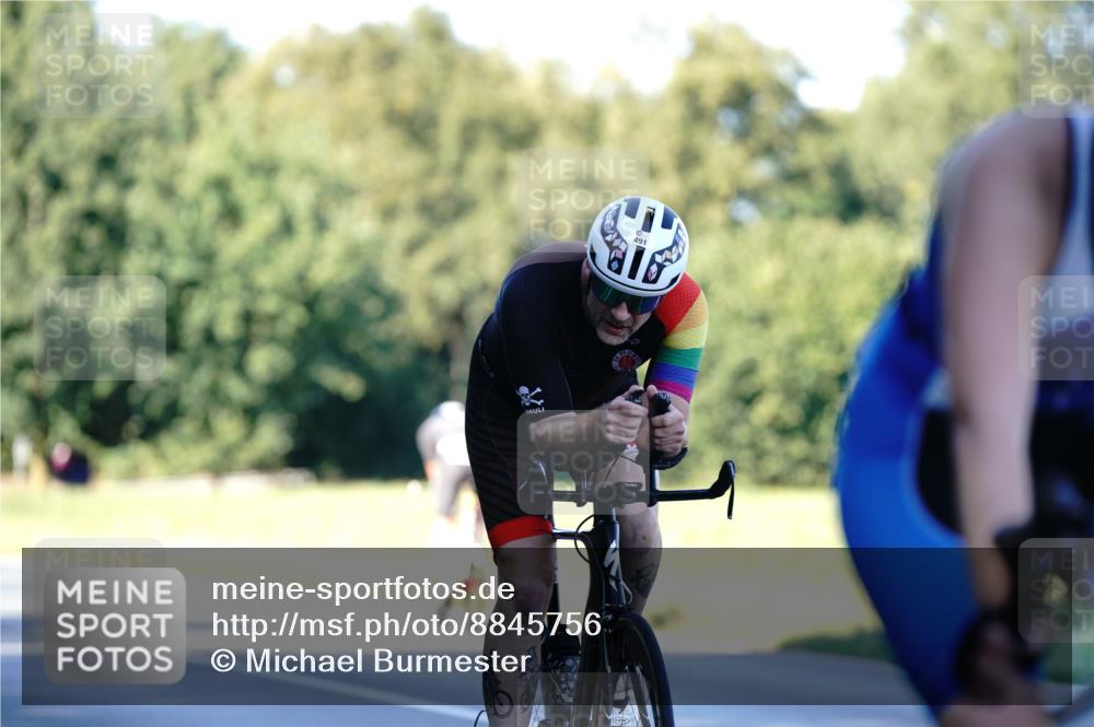 07.09.2025 - 19. Norderstedt Triathlon Michael Burmester http://msf.ph/oto/8845756 07.09.2025 16:06:32 Radfahren 491, 871, 1056, 1083, 1561 meine-sportfotos.de