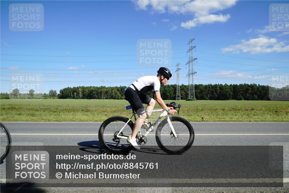 07.09.2025 - 19. Norderstedt Triathlon Michael Burmester http://msf.ph/oto/8845761 07.09.2025 15:04:34 Radfahren 407, 420, 1491 meine-sportfotos.de