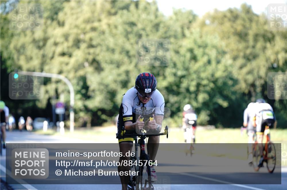 07.09.2025 - 19. Norderstedt Triathlon Michael Burmester http://msf.ph/oto/8845764 07.09.2025 16:06:35 Radfahren 491, 1056, 1107 meine-sportfotos.de