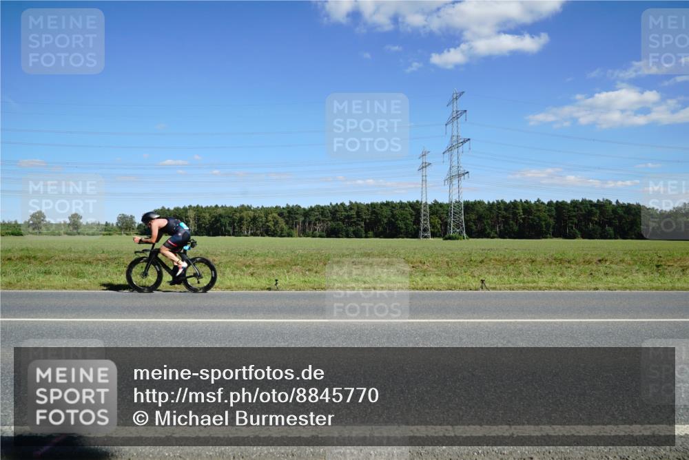07.09.2025 - 19. Norderstedt Triathlon Michael Burmester http://msf.ph/oto/8845770 07.09.2025 15:04:35 Radfahren 407, 420 meine-sportfotos.de