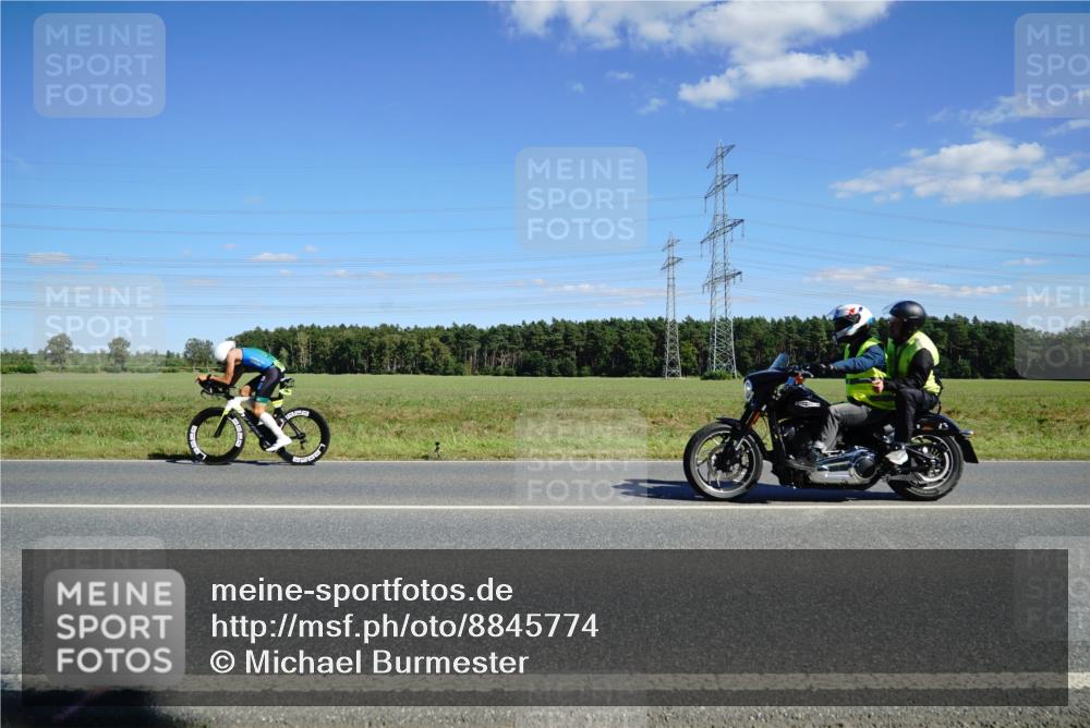 07.09.2025 - 19. Norderstedt Triathlon Michael Burmester http://msf.ph/oto/8845774 07.09.2025 15:04:37 Radfahren 407, 420 meine-sportfotos.de