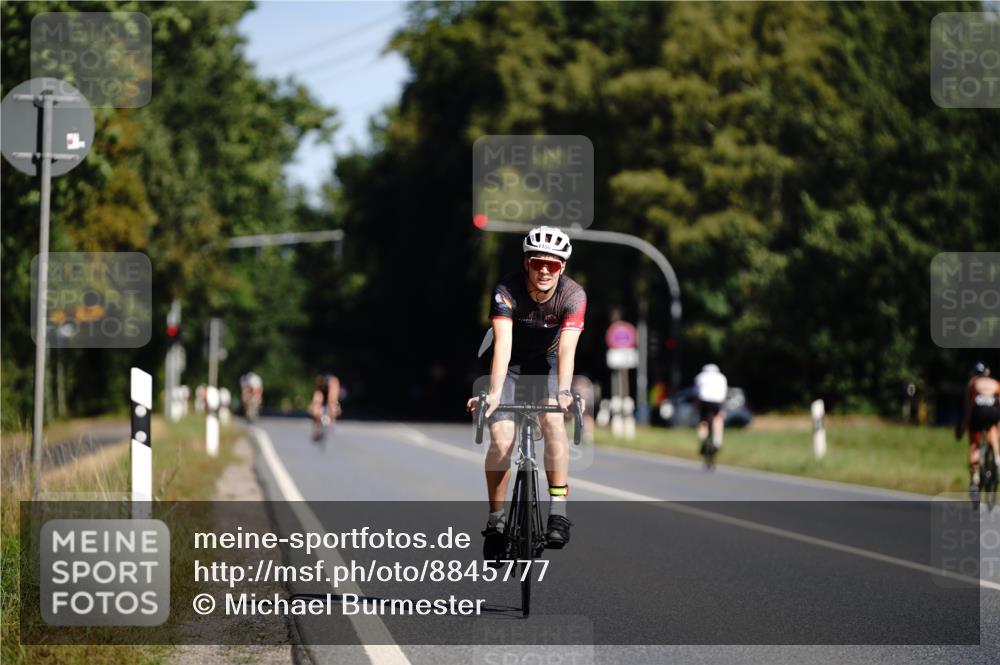 07.09.2025 - 19. Norderstedt Triathlon Michael Burmester http://msf.ph/oto/8845777 07.09.2025 11:08:35 Radfahren 1156, 1340 meine-sportfotos.de