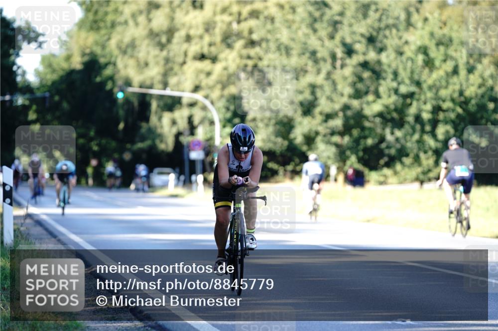 07.09.2025 - 19. Norderstedt Triathlon Michael Burmester http://msf.ph/oto/8845779 07.09.2025 16:06:46 Radfahren 1104 meine-sportfotos.de