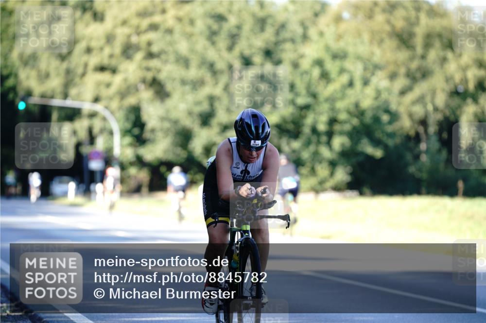07.09.2025 - 19. Norderstedt Triathlon Michael Burmester http://msf.ph/oto/8845782 07.09.2025 16:06:47 Radfahren 1104 meine-sportfotos.de