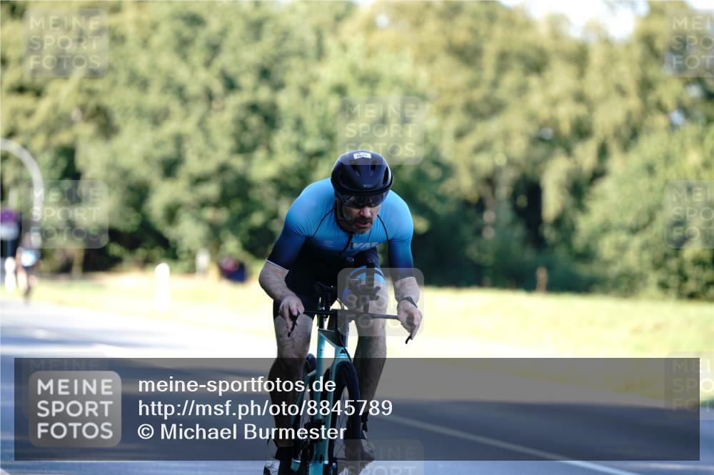 07.09.2025 - 19. Norderstedt Triathlon Michael Burmester http://msf.ph/oto/8845789 07.09.2025 16:06:52 Radfahren 1627 meine-sportfotos.de