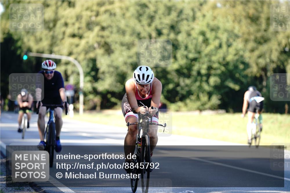 07.09.2025 - 19. Norderstedt Triathlon Michael Burmester http://msf.ph/oto/8845792 07.09.2025 16:06:56 Radfahren 1418, 1528 meine-sportfotos.de