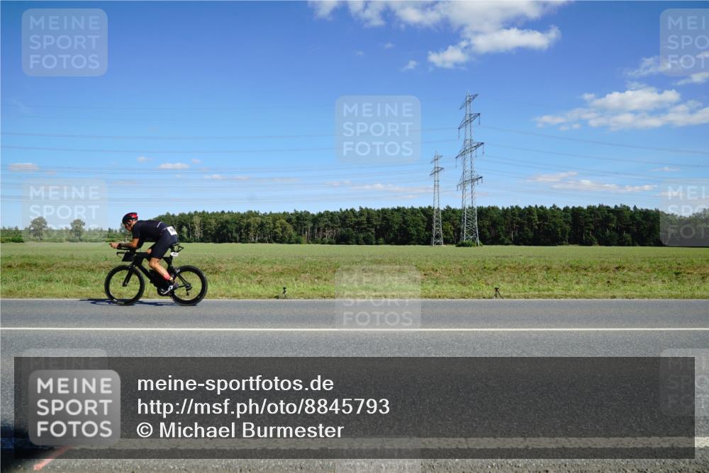 07.09.2025 - 19. Norderstedt Triathlon Michael Burmester http://msf.ph/oto/8845793 07.09.2025 15:05:00 Radfahren  meine-sportfotos.de