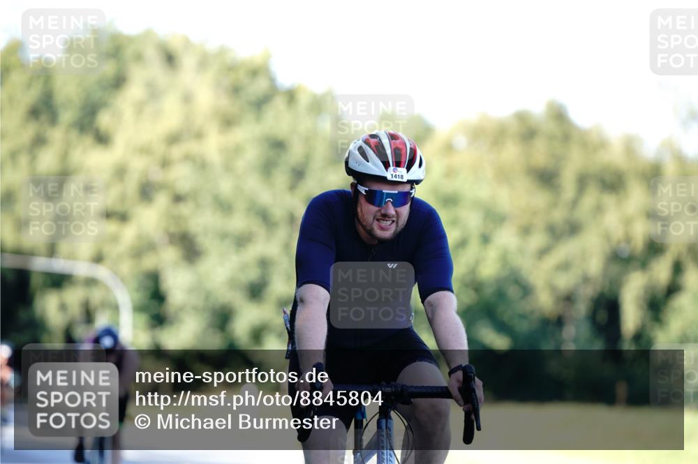 07.09.2025 - 19. Norderstedt Triathlon Michael Burmester http://msf.ph/oto/8845804 07.09.2025 16:06:58 Radfahren 1418, 1528, 1602 meine-sportfotos.de