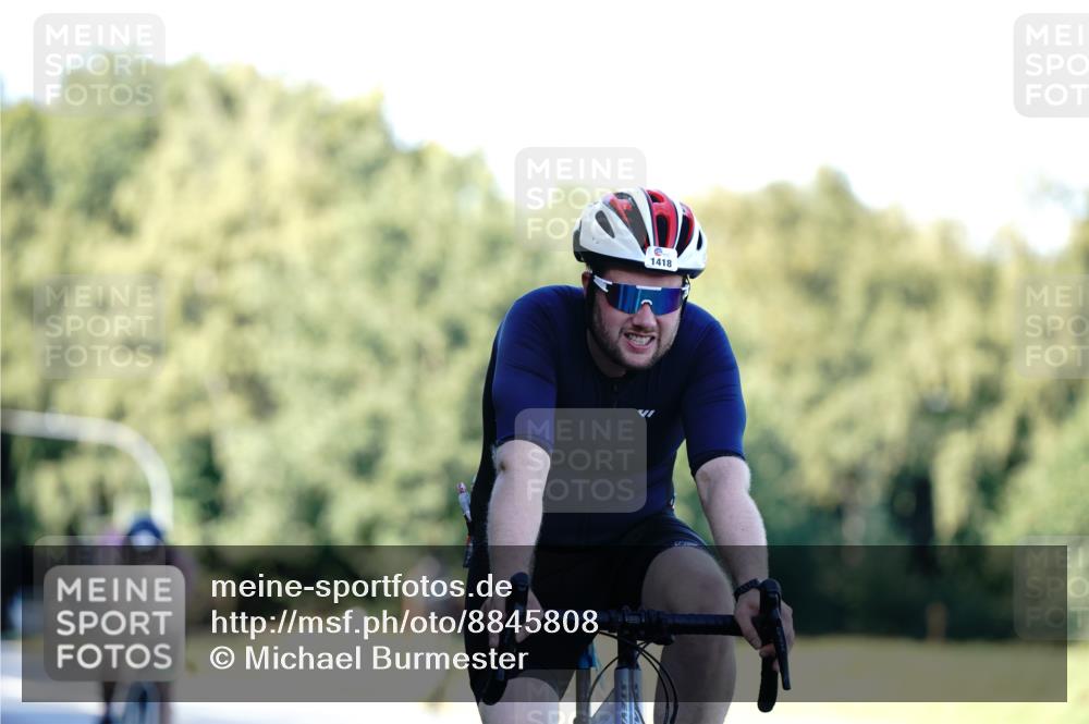 07.09.2025 - 19. Norderstedt Triathlon Michael Burmester http://msf.ph/oto/8845808 07.09.2025 16:06:58 Radfahren 1418, 1528, 1602 meine-sportfotos.de