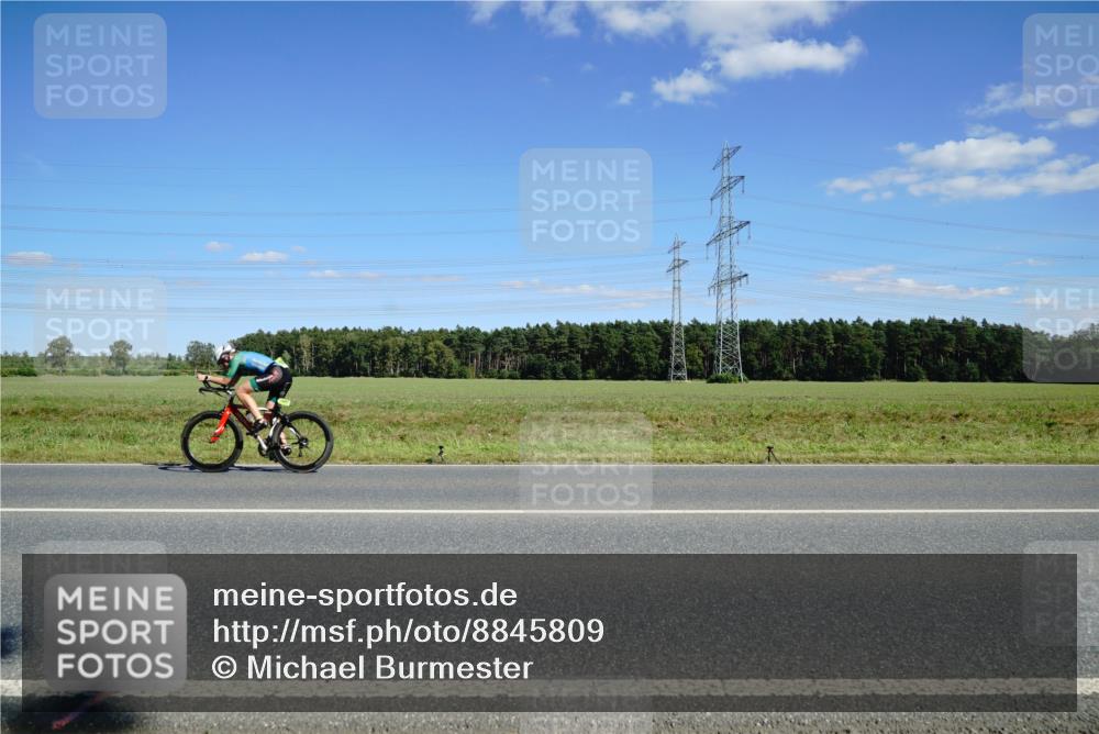 07.09.2025 - 19. Norderstedt Triathlon Michael Burmester http://msf.ph/oto/8845809 07.09.2025 15:05:13 Radfahren 459, 1486 meine-sportfotos.de