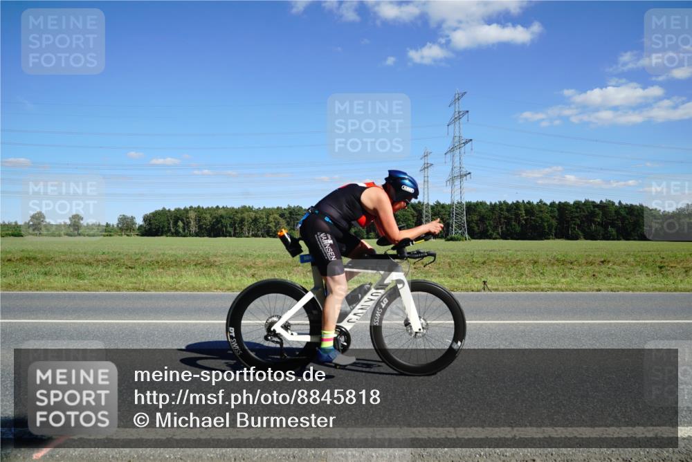 07.09.2025 - 19. Norderstedt Triathlon Michael Burmester http://msf.ph/oto/8845818 07.09.2025 15:05:18 Radfahren 459, 884 meine-sportfotos.de