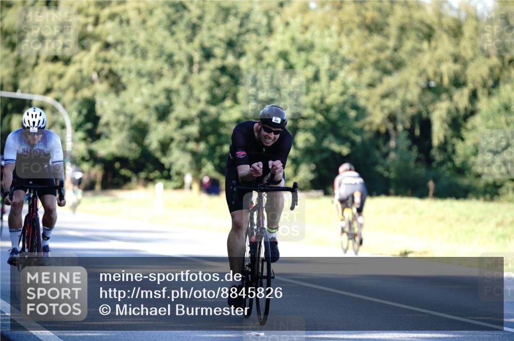 07.09.2025 - 19. Norderstedt Triathlon Michael Burmester http://msf.ph/oto/8845826 07.09.2025 16:07:02 Radfahren 950, 1400, 1418, 1602 meine-sportfotos.de