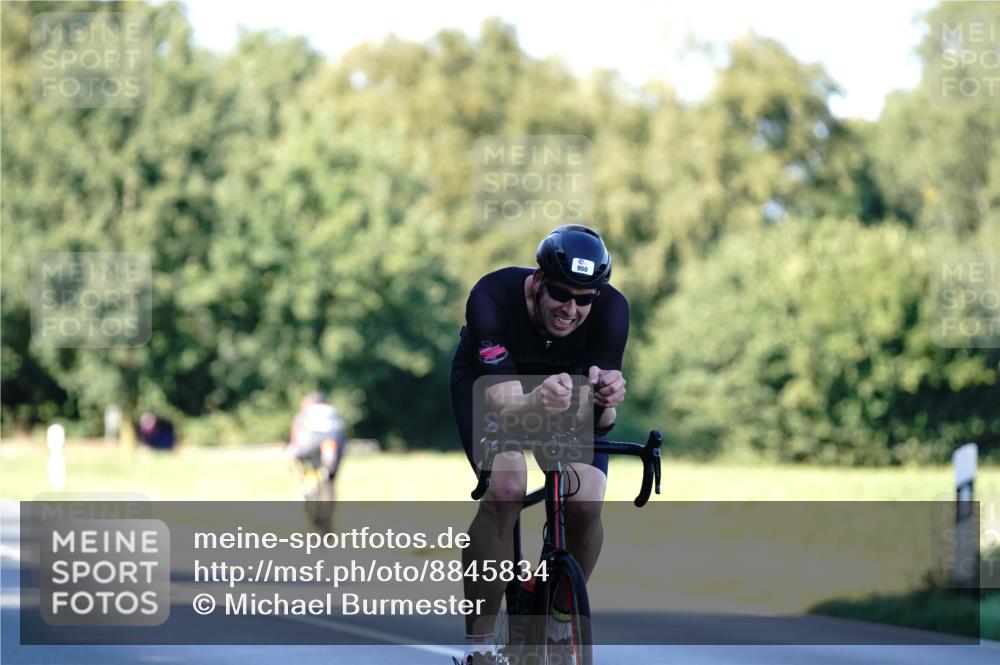 07.09.2025 - 19. Norderstedt Triathlon Michael Burmester http://msf.ph/oto/8845834 07.09.2025 16:07:02 Radfahren 950, 1400, 1418, 1602 meine-sportfotos.de