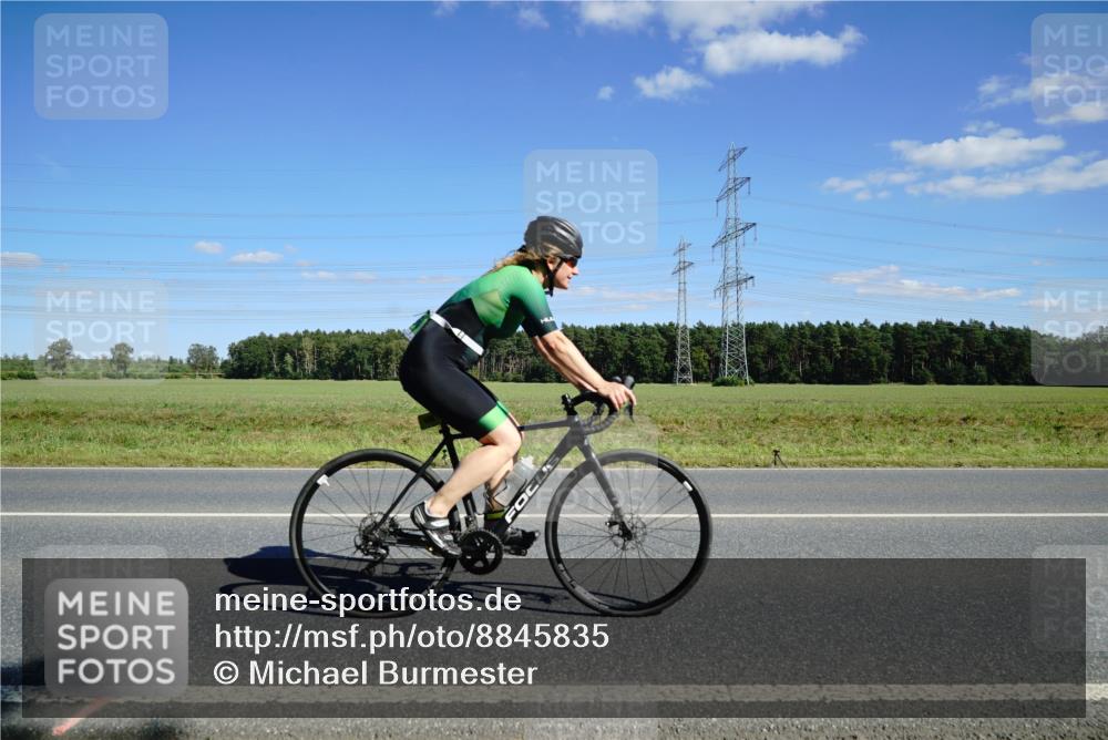 07.09.2025 - 19. Norderstedt Triathlon Michael Burmester http://msf.ph/oto/8845835 07.09.2025 15:05:37 Radfahren 466 meine-sportfotos.de
