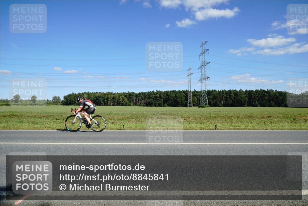07.09.2025 - 19. Norderstedt Triathlon Michael Burmester http://msf.ph/oto/8845841 07.09.2025 15:05:39 Radfahren 466 meine-sportfotos.de