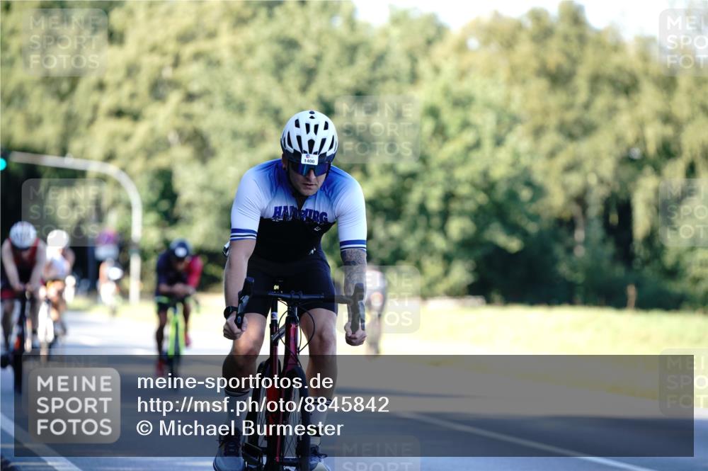 07.09.2025 - 19. Norderstedt Triathlon Michael Burmester http://msf.ph/oto/8845842 07.09.2025 16:07:03 Radfahren 552, 950, 1400, 1574, 1602 meine-sportfotos.de